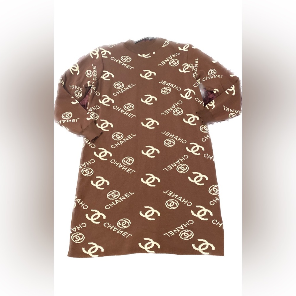 Brown turtle neck sweater